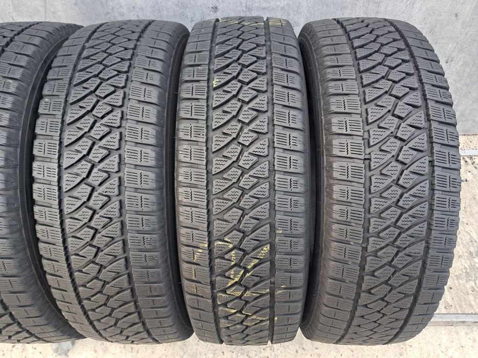 Резина зимова, 215/70 R15C Bridgestone Blizzak W810 (арт. 14323)