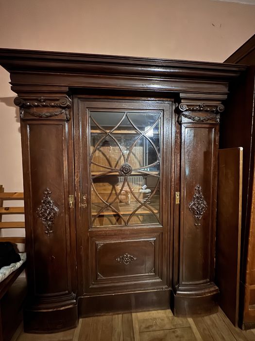 BIBLIOTECZKA z przed 1945, piekny antyk do kolekcji