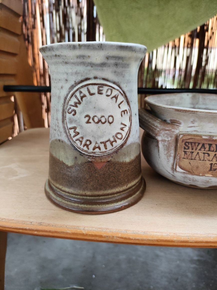 Ceramiczne stare puchary
