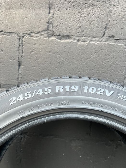 Шини р19 245/45 22рік Kumho WinterCraft wp72