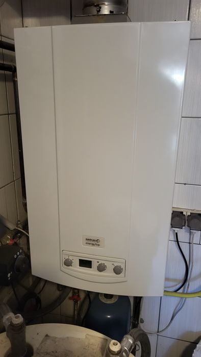 Używany kociół gazowy Brötje + zasobnik + węże przyłączeniowe +naczyni