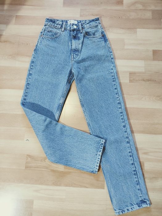 Spodnie mom jeans Zara