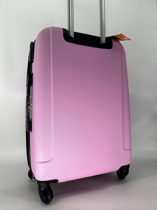 Nowa walizka średnia różowa, pudrowy róż