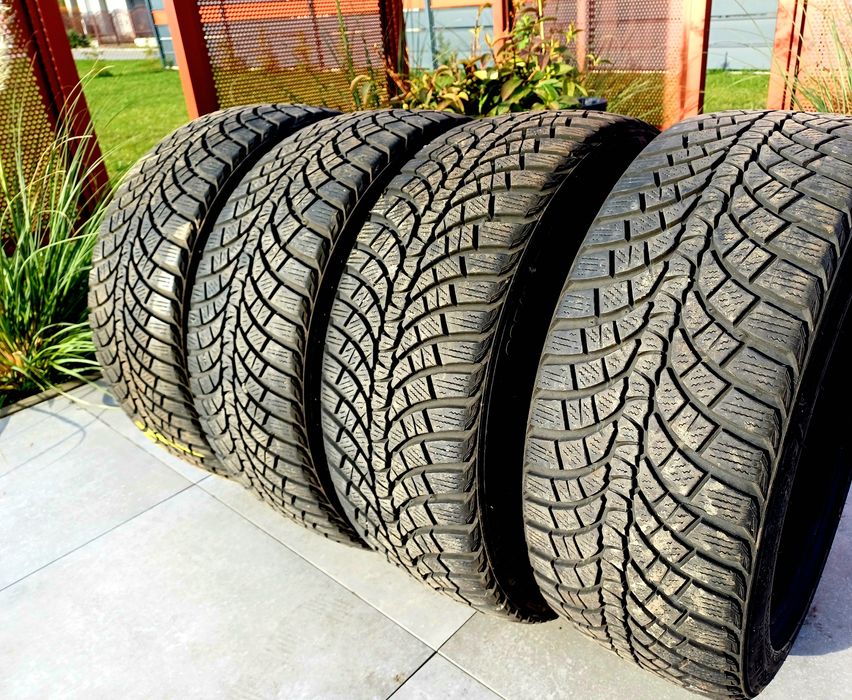 Opony zimowe używane kumho 225/45/17  4szt.
