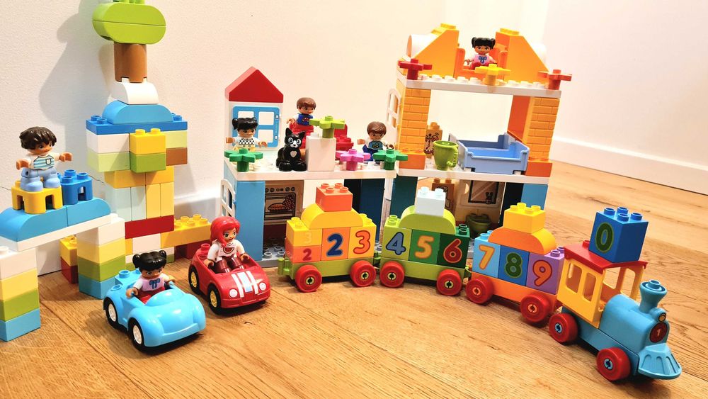Lego Duplo 3 zestawy : domek 10835 , kolejka  i samochodzik