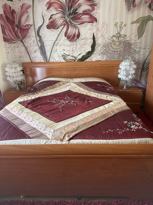 Cama de casal como nova