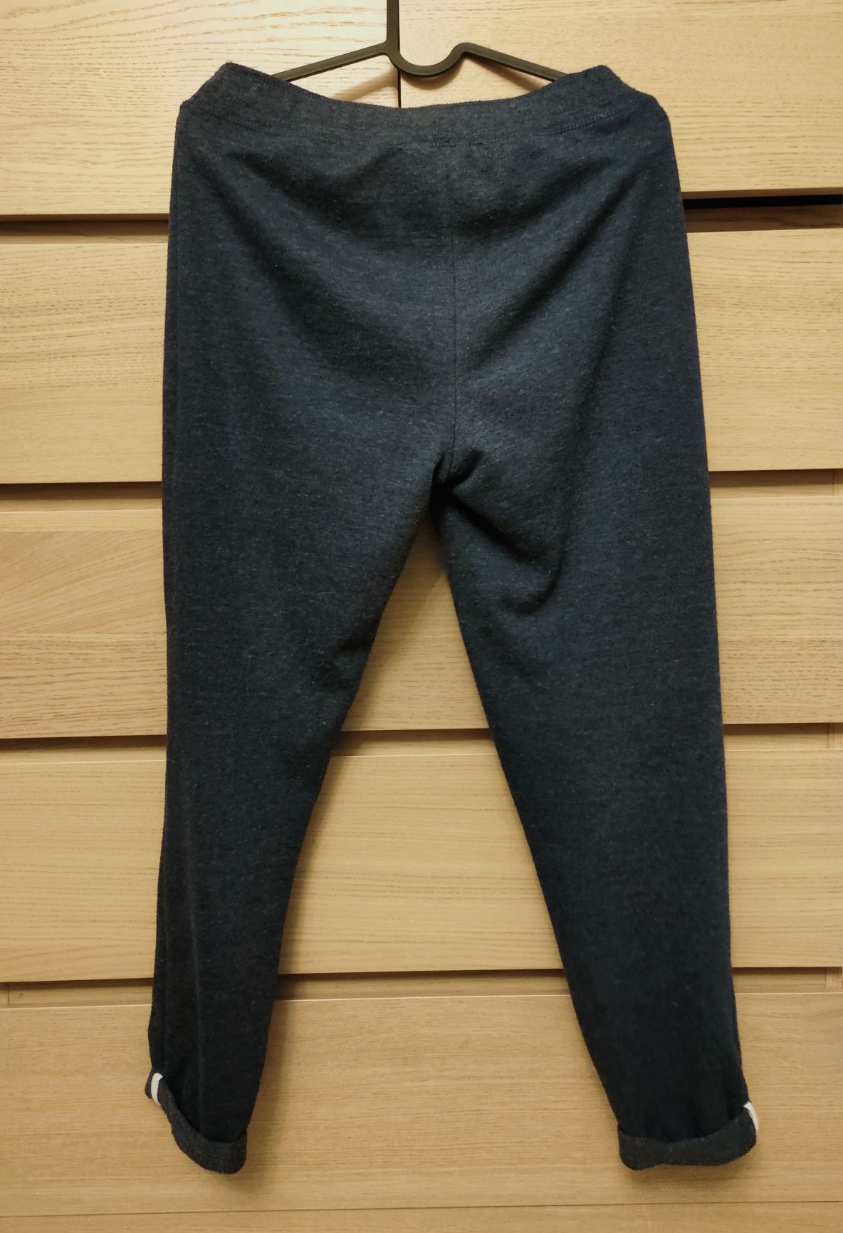 Granatowe spodnie dresowe S 36 Zara