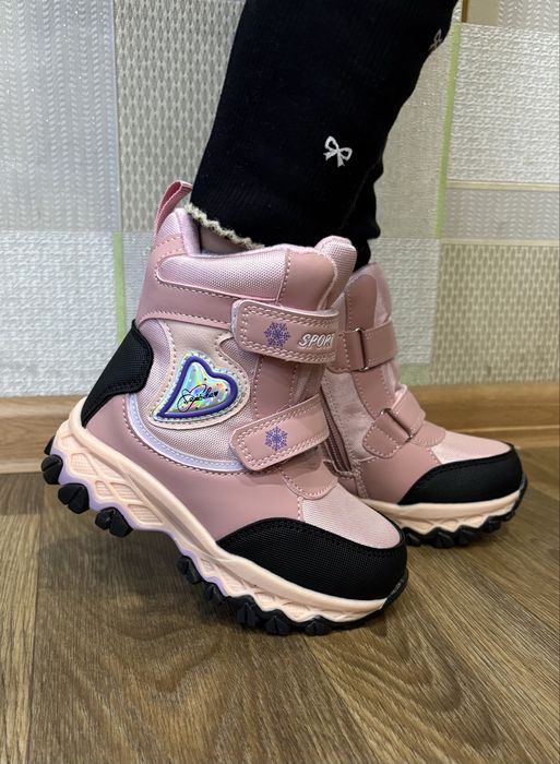 Зимові ботинки для дівчаток 30 р