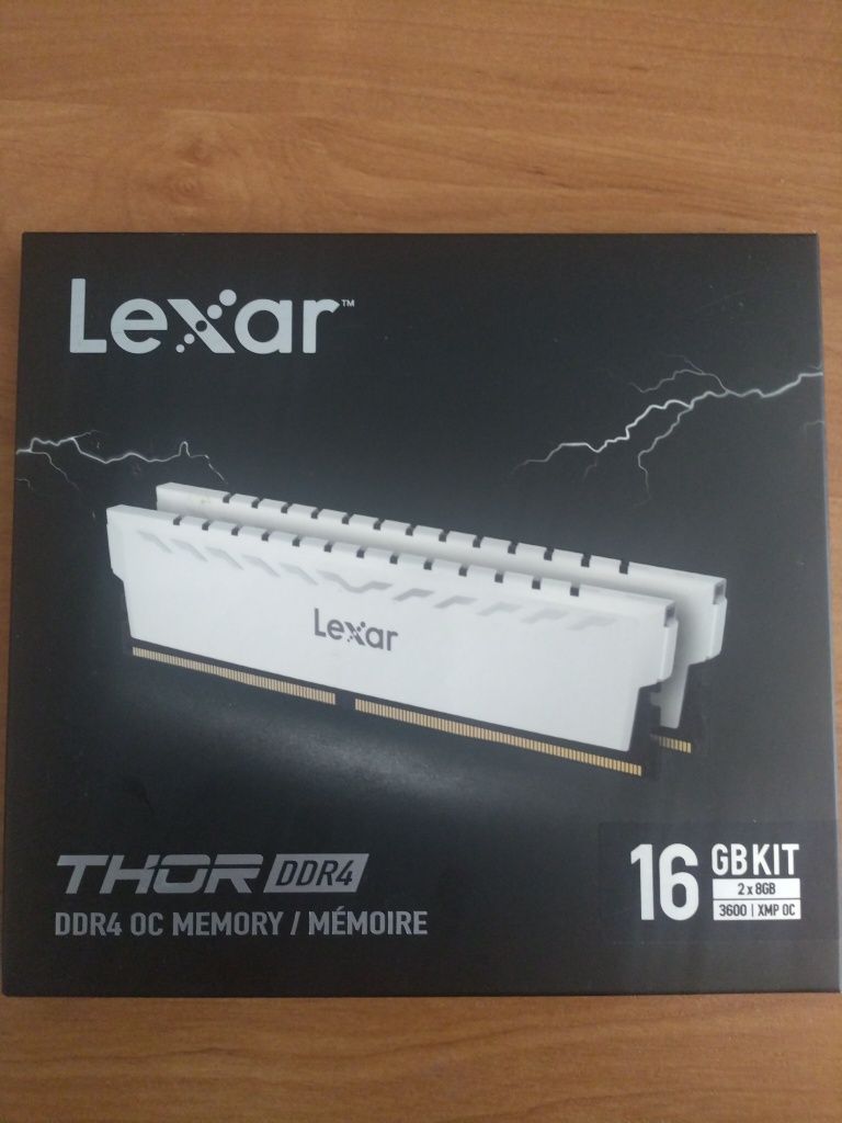 Lexar DDR4 16GB.