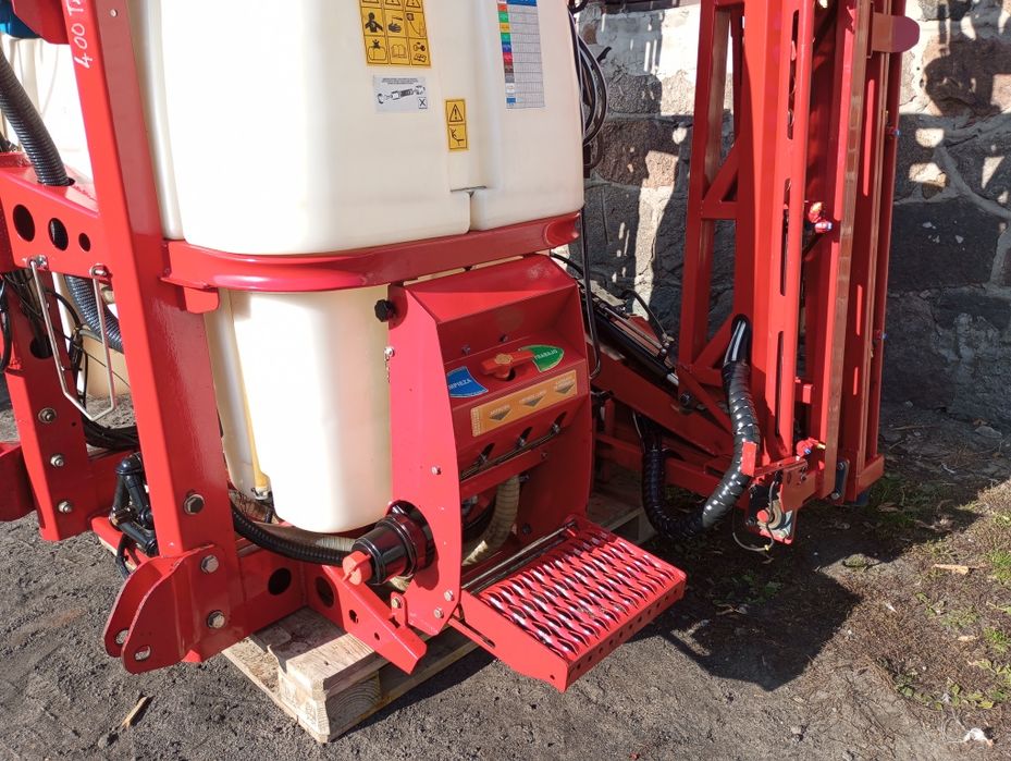 KUHN Atasa 2011r opryskiwacz zawieszany