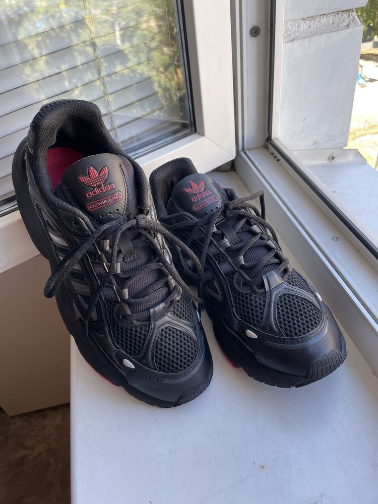 Чоловічі кросівки Adidas Ozmillen