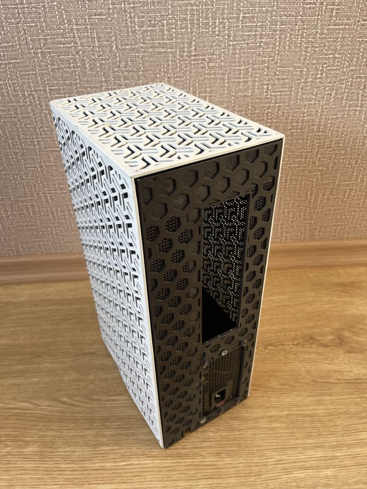 Корпус iTX з блоком живлення