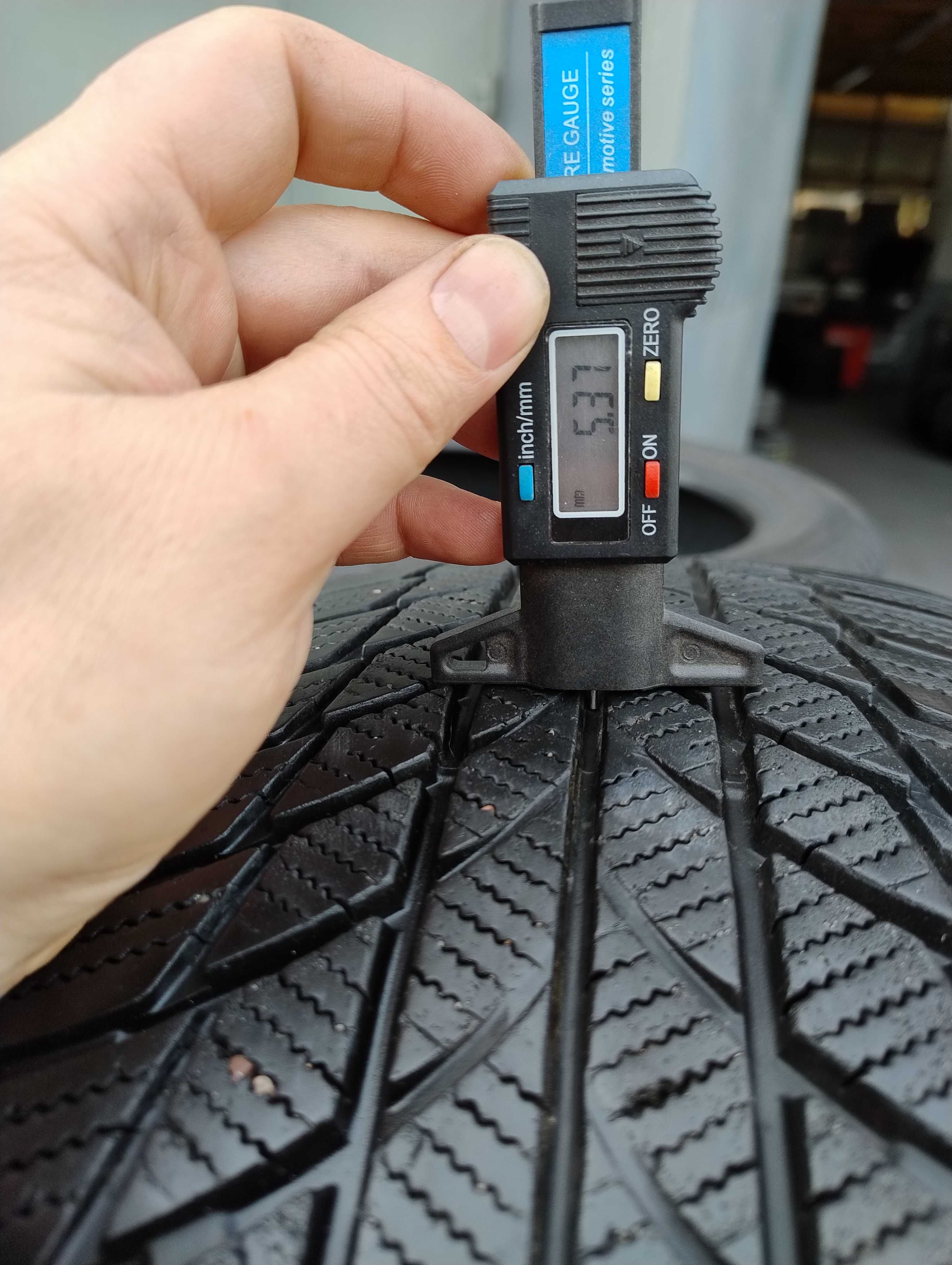 Bridgestone 225/50/17 RSC 16r (sztuka)