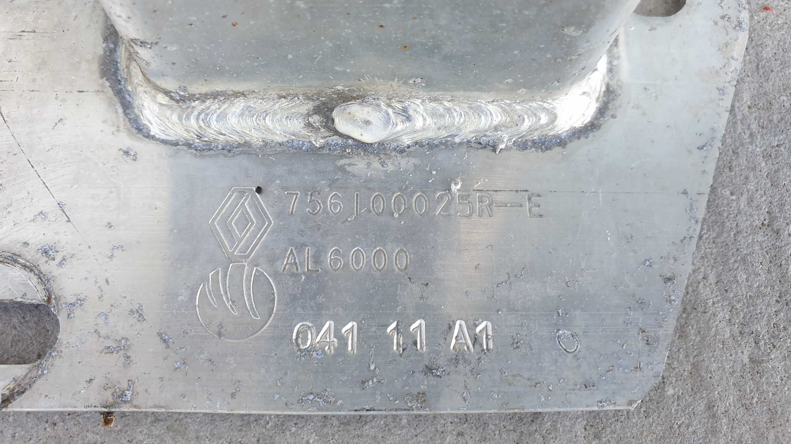 renault megane III coupe tylna belka wzmocnienie zderzaka tył