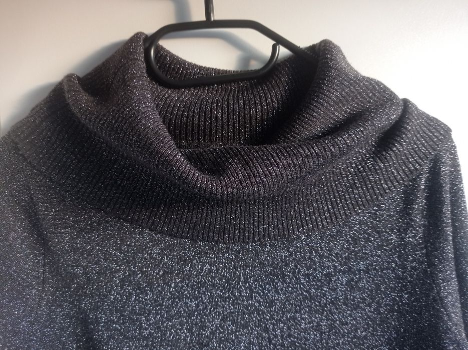 Elegancki sweterek z szerokim golfem. damski. S/M. Lovelin