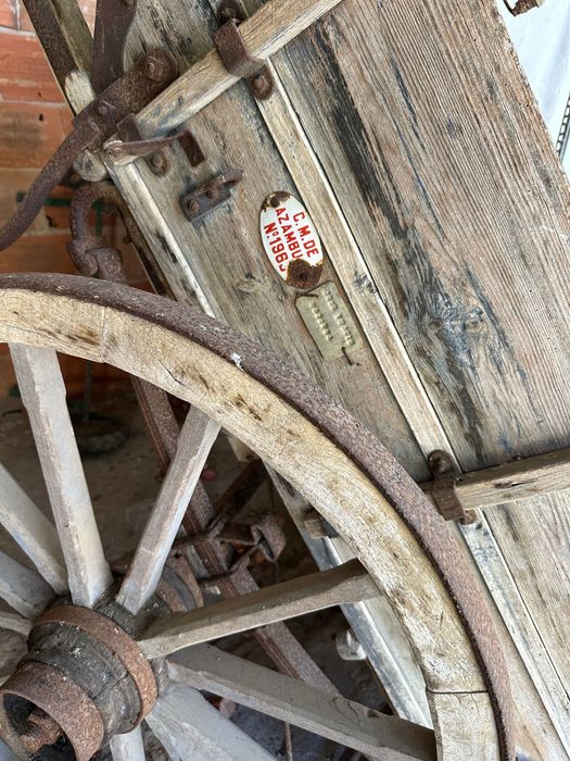 Carroça antiga à venda
