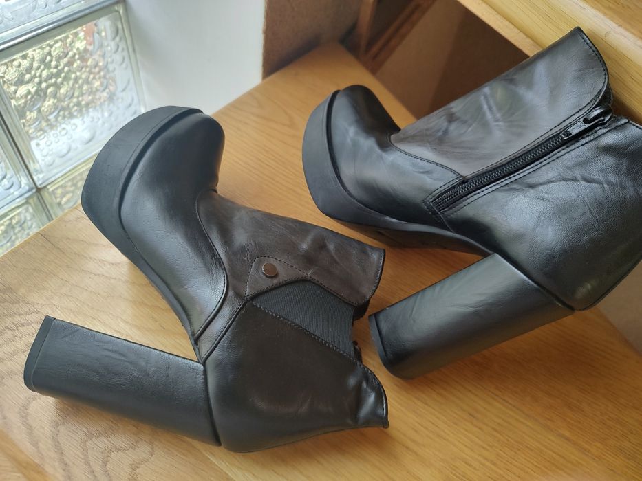 Чоботи жіночі нові