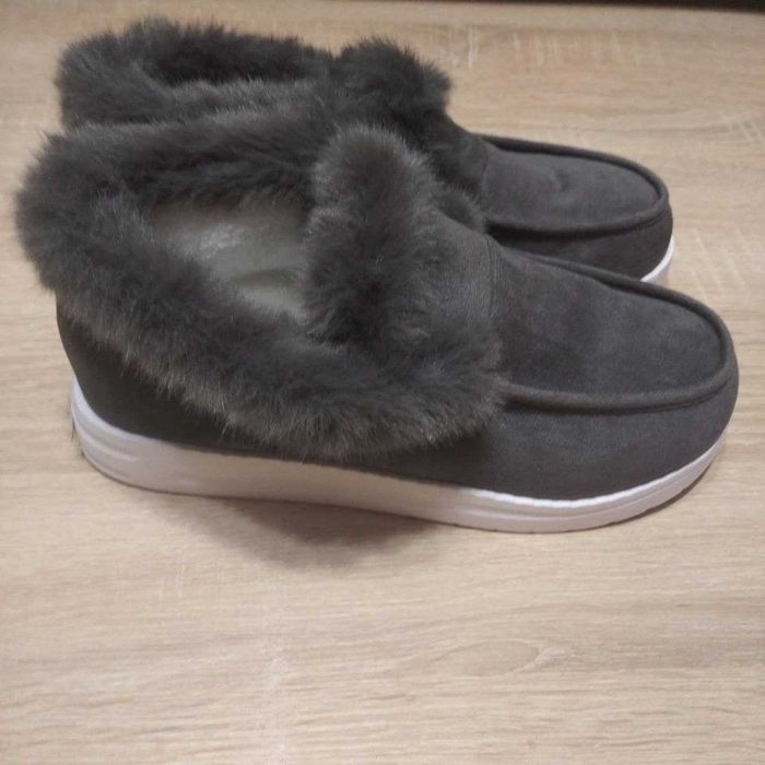 Нові жіночі однотонні пухнасті лофери, сірі.