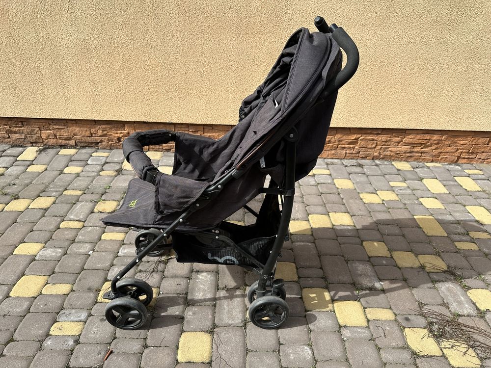 Прогулячна дитяча німецька коляска