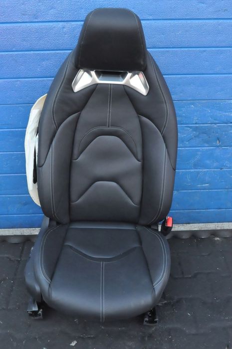 TOYOTA SUPRA MK5 GR PRZEKŁADKA WNĘTRZA FOTELE KANAPA BOCZKI SKÓRA 23R