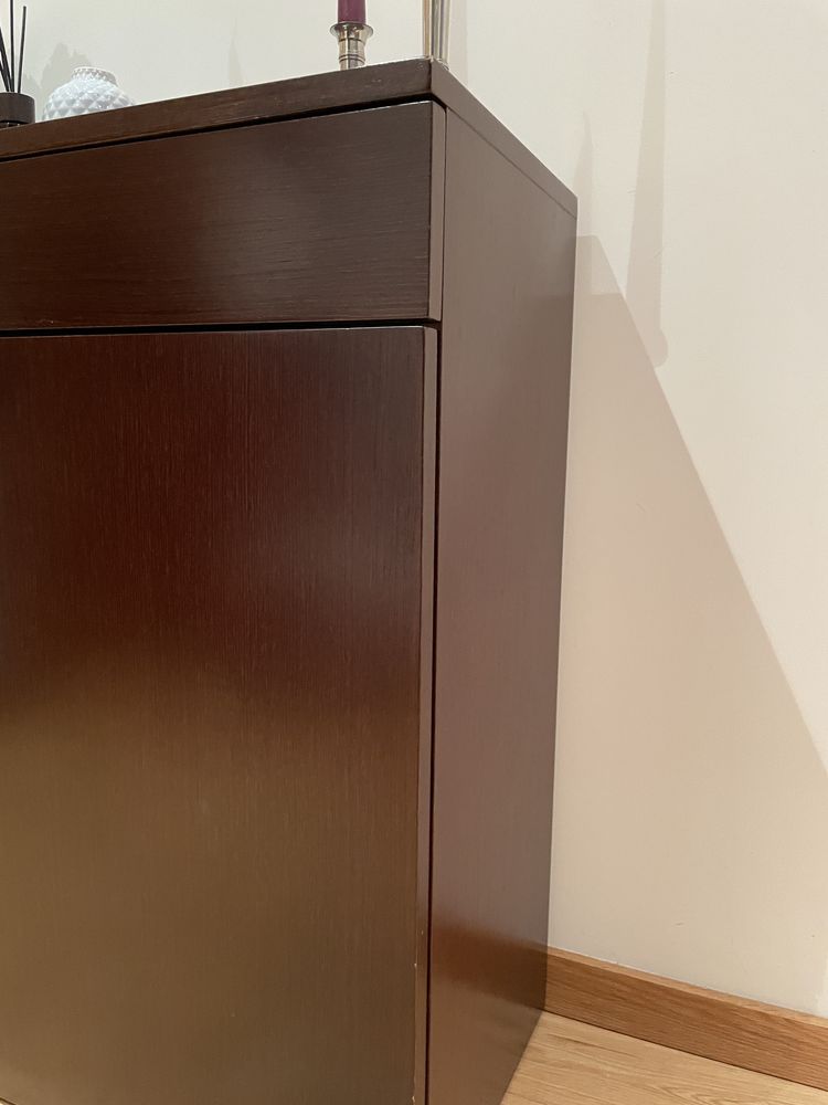Móvel de apoio corredor + Sapateira Interdesign em madeira escura