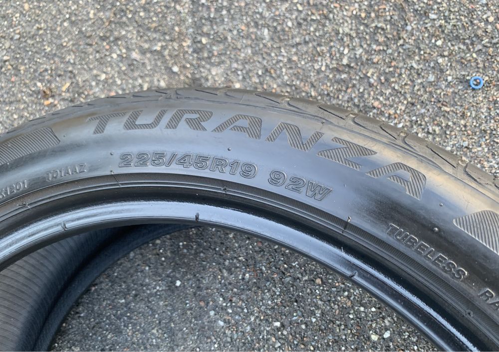 Шини Bridgestone Turanza T001 225/45 R19