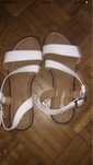 Sandalias brancas