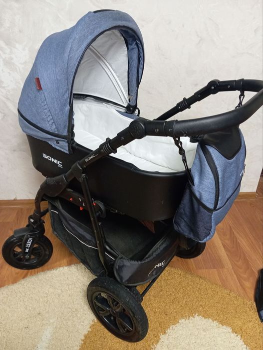 Продам дитячу коляску Sonik plus 3 в 1.