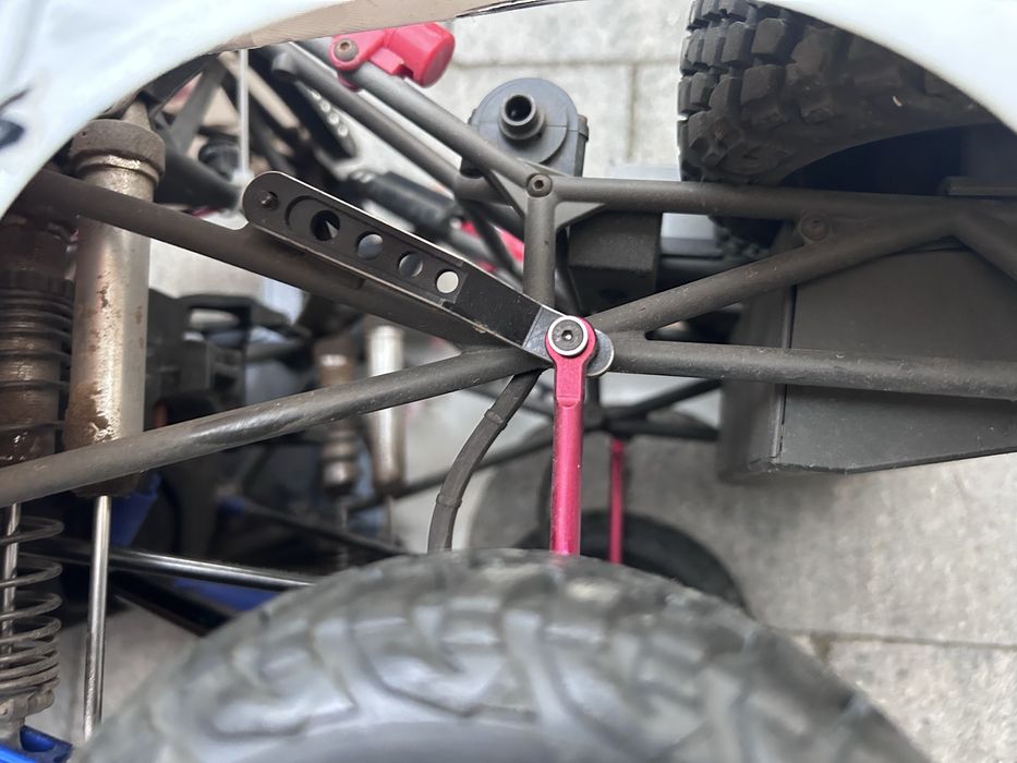 Traxxas udr doinwestowany