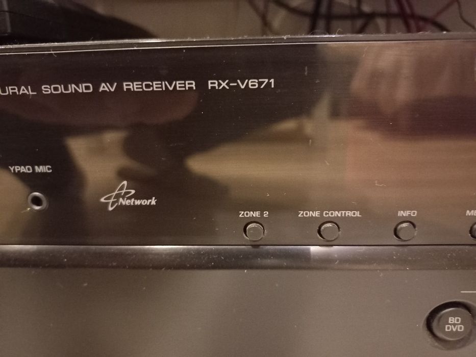 Yamaha RX-V671 amplituner
