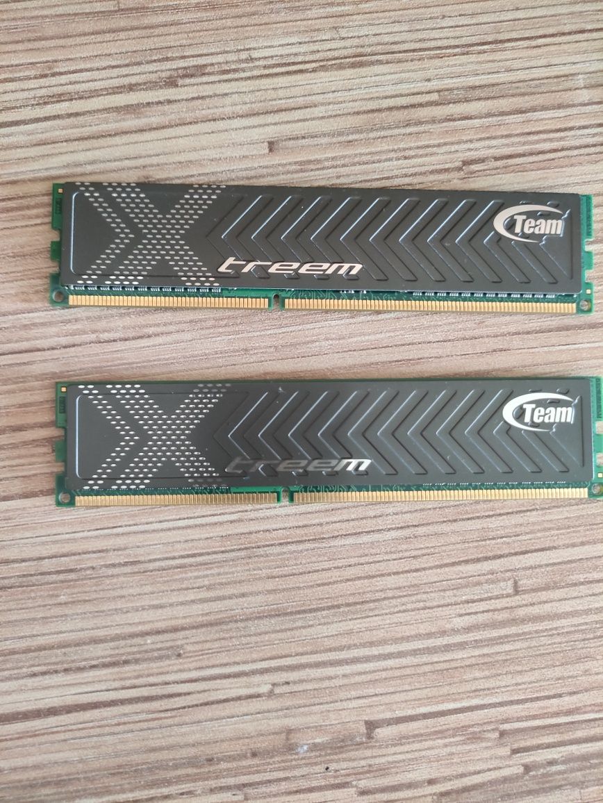 Оперативна пам'ять Team Xtreme Dark DDR3 2Gb