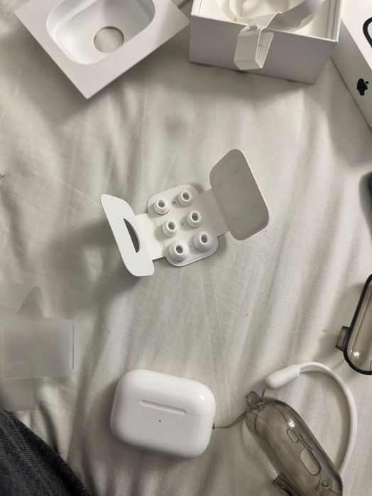 AirPods Pro 2, originais e sem defeitos.