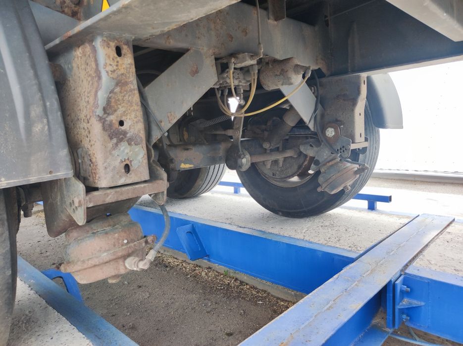 Площадка полуприцеп під солому лісовоз самоскида переобладнання