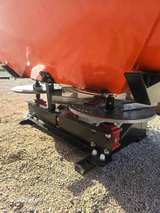 Rozsiewacze dwutarczowe do nawozów poj. 400 do 1700l