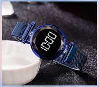 Zegarek damski led mesh niebieski dotykowy na magnes