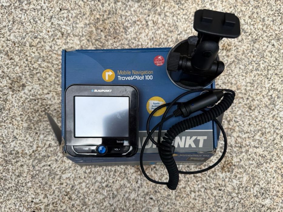 GPS Blaupunkt TravelPilot 100 – com suporte e carregador