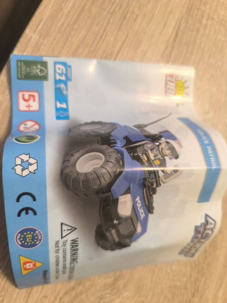 Cobi action town 1547