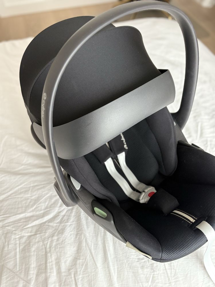 Cybex Cloud G i-size Moon Black Plus