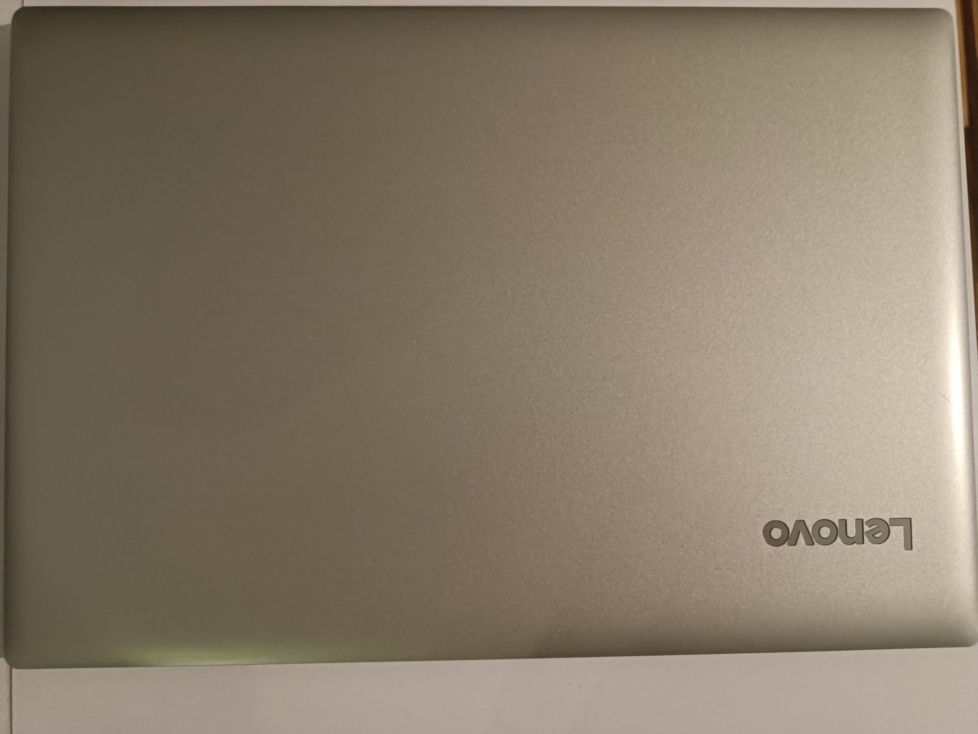 Laptop Lenovo 8G 15.6 windows 10