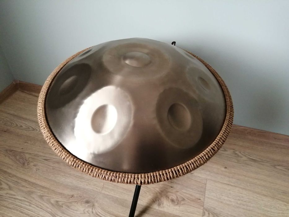 Handpan hangdrum 9-tonowy 22" z pokrowcem i statywem