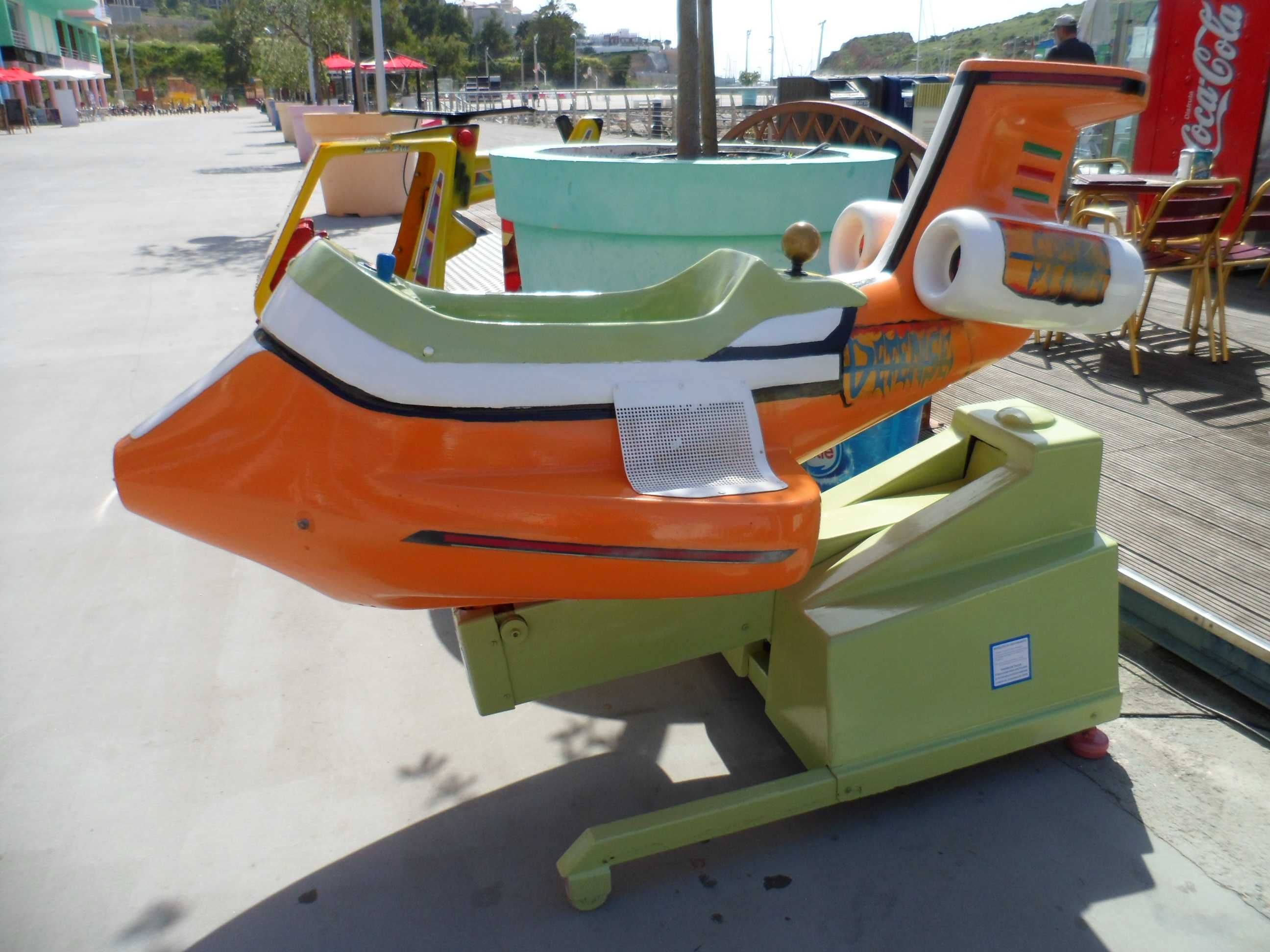 Balanceador Infantil Avião Sobe e Desce, com Moedeiro.