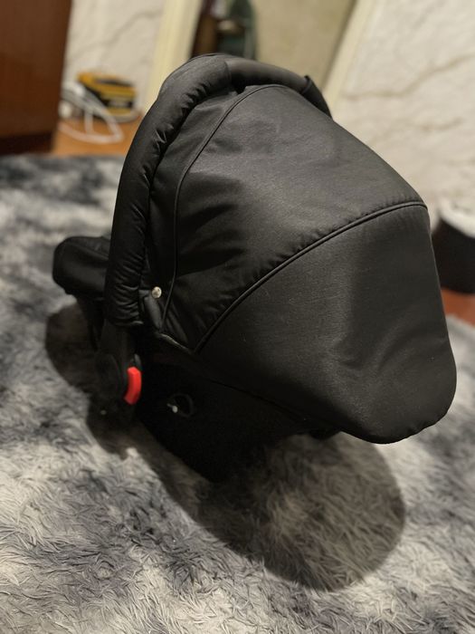 Продам автокресло Adamex carlo E20