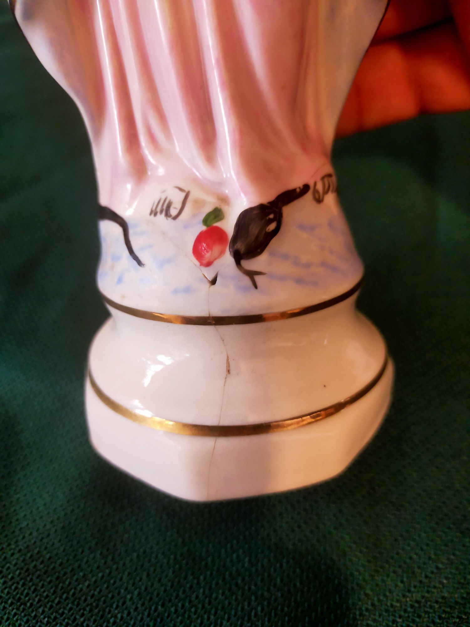 Stara figurka Maryi porcelana Chodzież