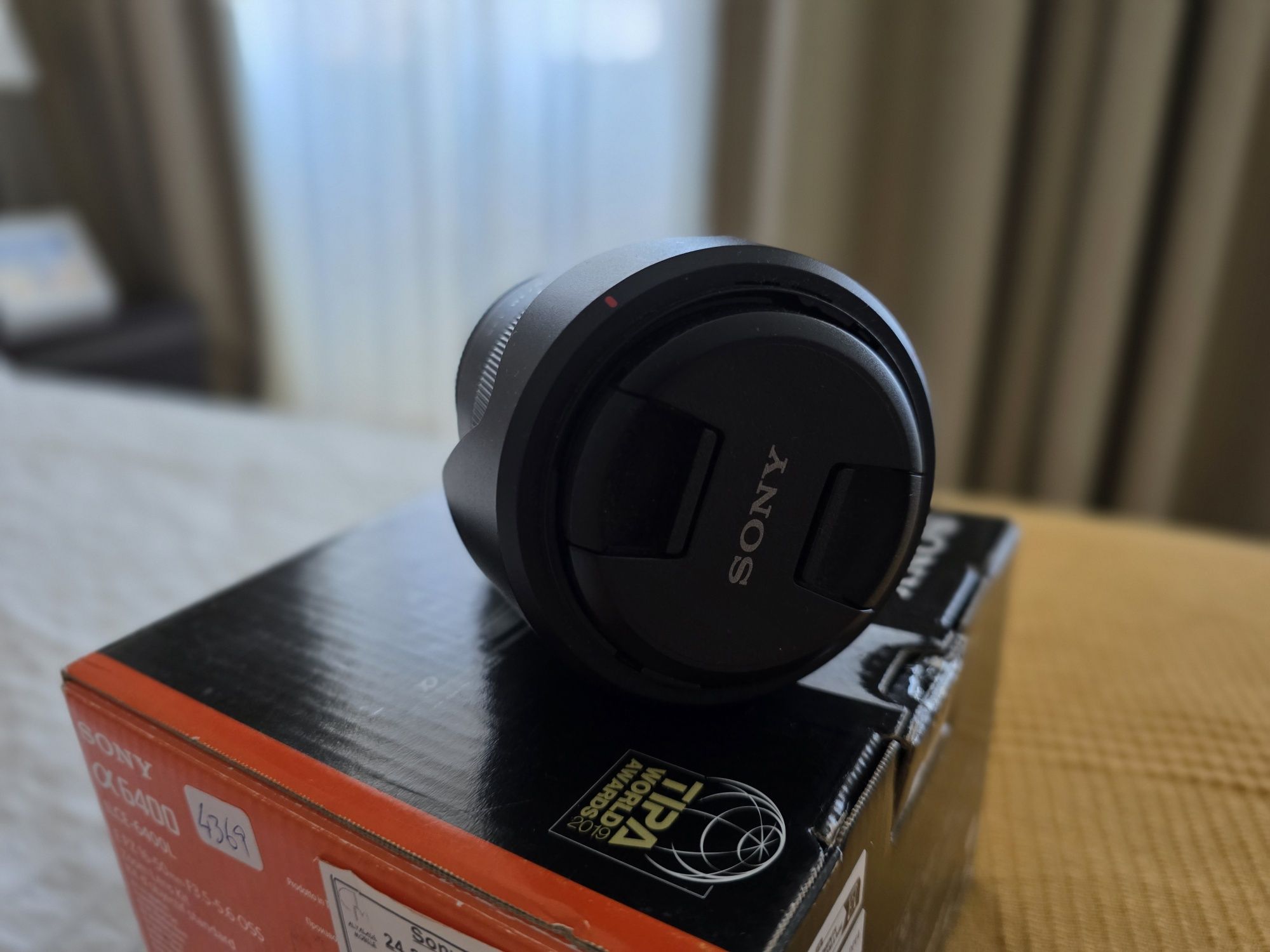 Objetiva Sony 18-135mm f/3.5-5.6 OSS
