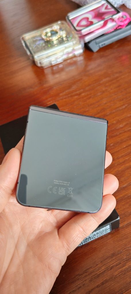 Samsung Galaxy flip 5 256gb. Jak nowy. Cena do negocjacji