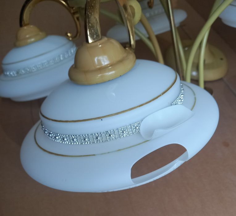 Люстра большая на 7 лампочек