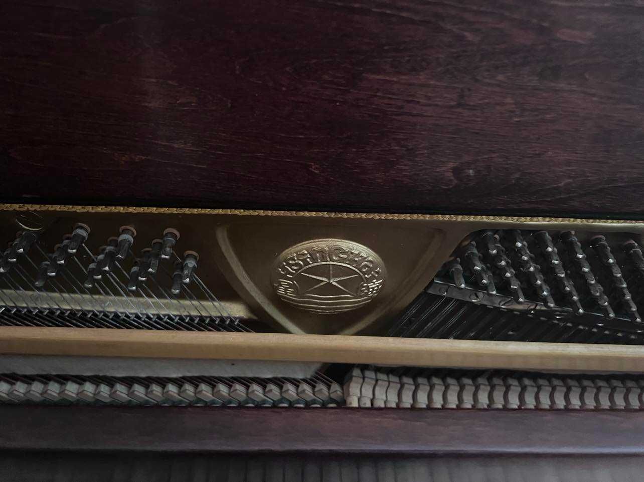 Piano Hsinghai em otimo estado