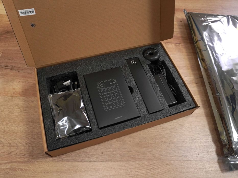 Tablet de Desenho Huion Kamvas Pro 24 (4k) - Estado Novo