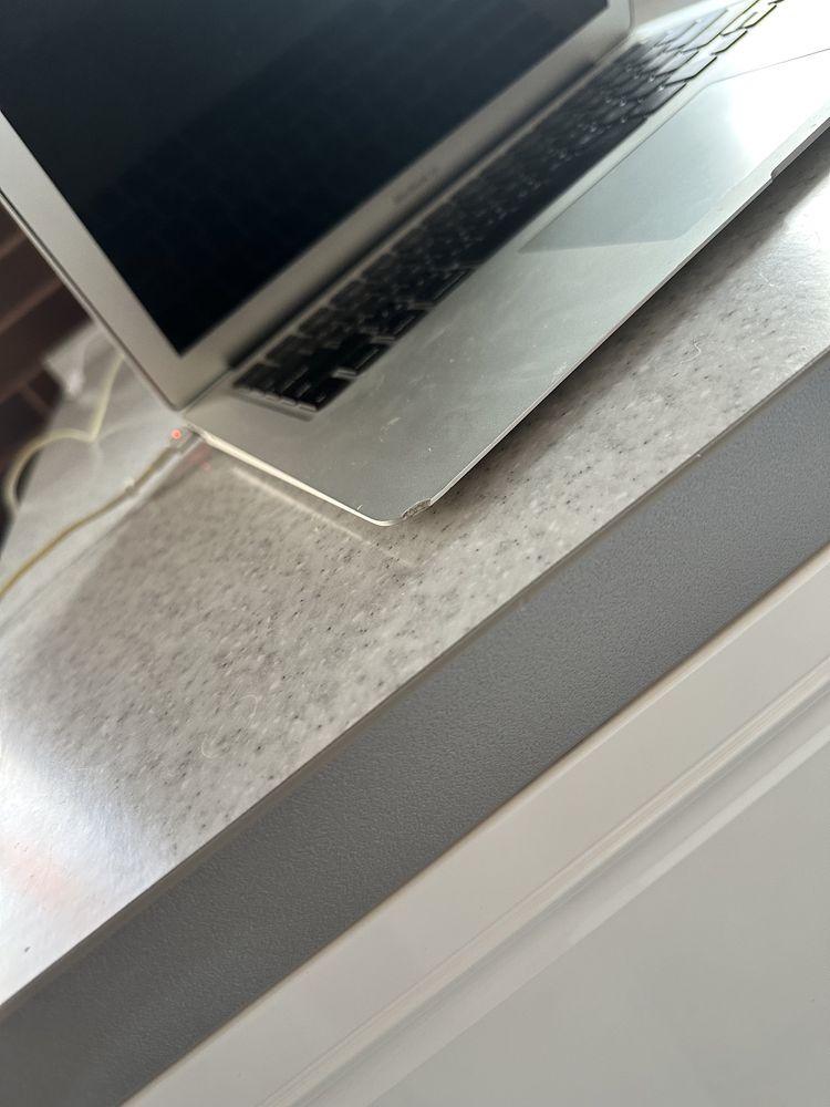 Macbook air 13 MMGF 2 рік 2016