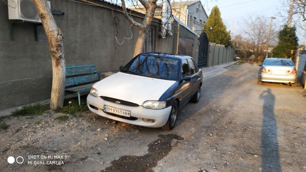 Продам ford escort 96 газ бензин срочно